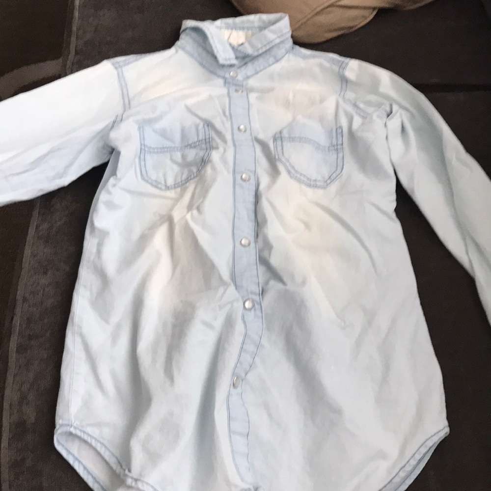 Super cute jean button down top